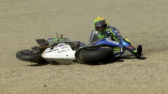 Valentino Rossi a terra a Motegi