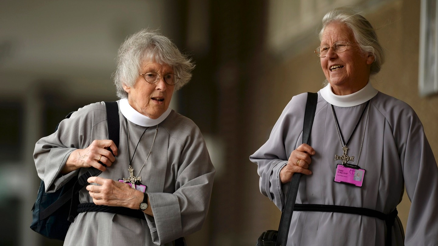 Due partecipanti al Sinodo della Chiesa d'Inghilterra