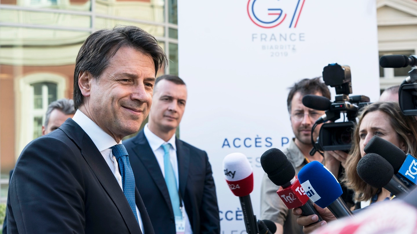 Giuseppe Conte al G7 di Biarritz (Lapresse)