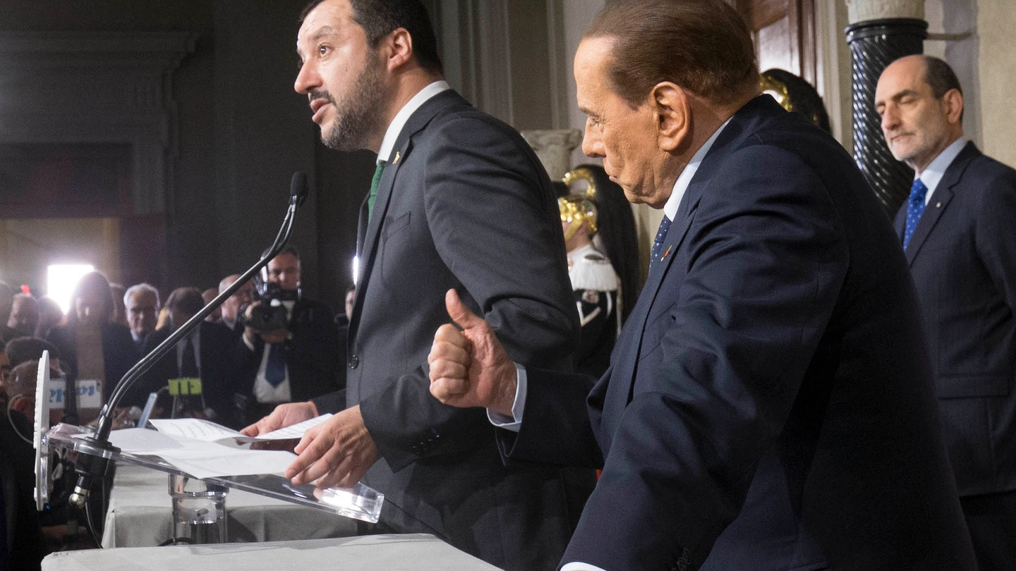 Matteo Salvini e Silvio Berlusconi dopo le consultazioni al Quirinale (ImagoE)