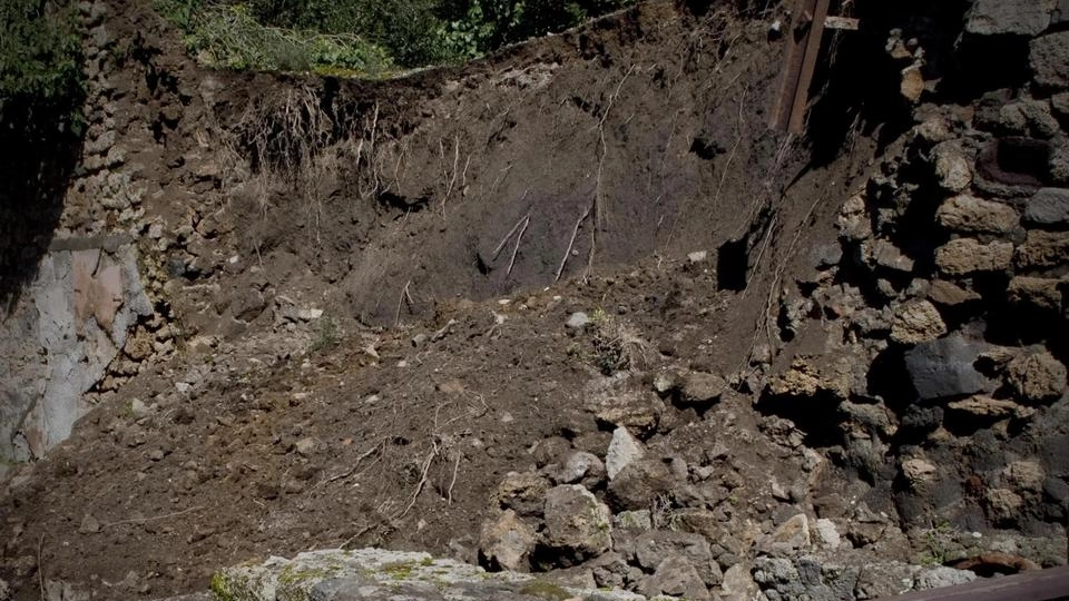 Uno scorcio degli scavi di Pompei fra cantieri e zone interdette al pubblico (Ansa)