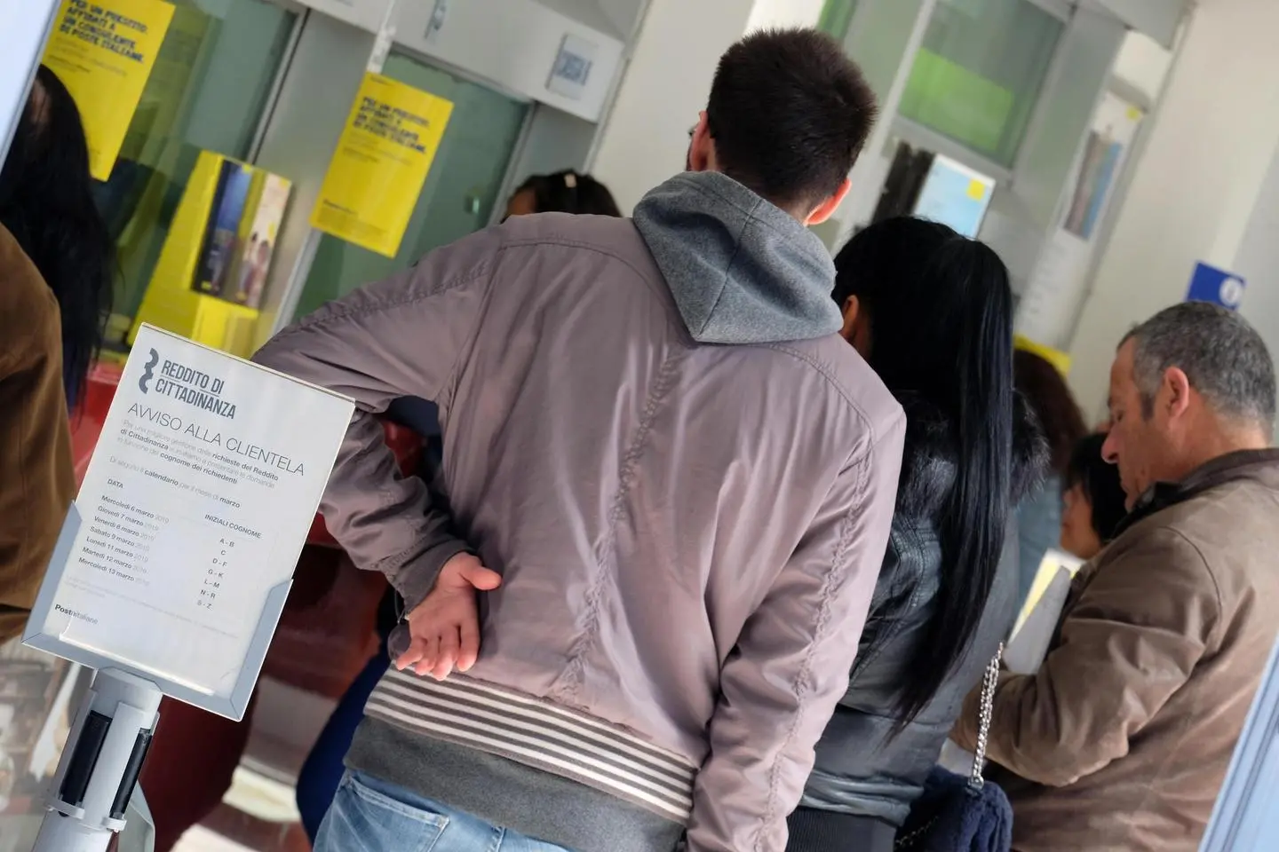 Reddito di cittadinanza, l'Inps: "Stop se finiscono i fondi. Poi tagli a nuove domande"