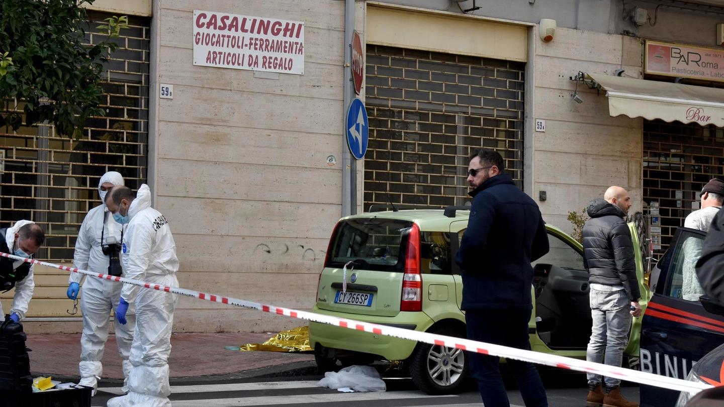 Due donne uccise a Riposto (Catania): killer suicida davanti alla caserma dei carabinieri