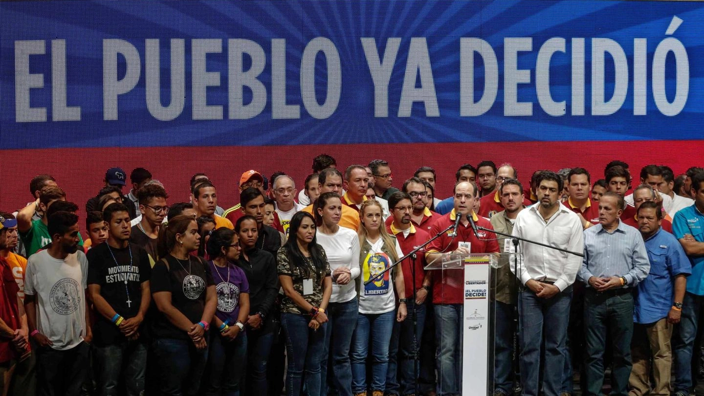 Venezuela, il leader dell'opposizione Julio Borges (Ansa)