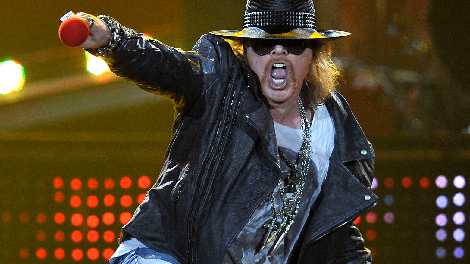 Axl Rose, leader dei Guns N' Roses. La band sarà a Imola il 10 giugno 2017 (Olycom)