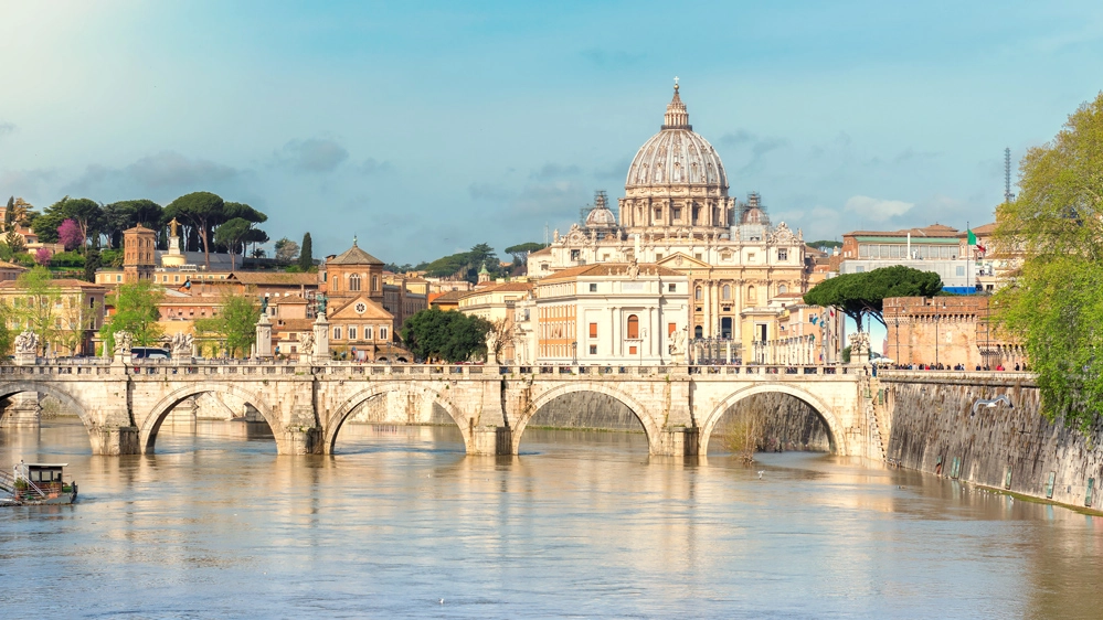Roma è sempre popolarissima fra i turisti di tutto il mondo