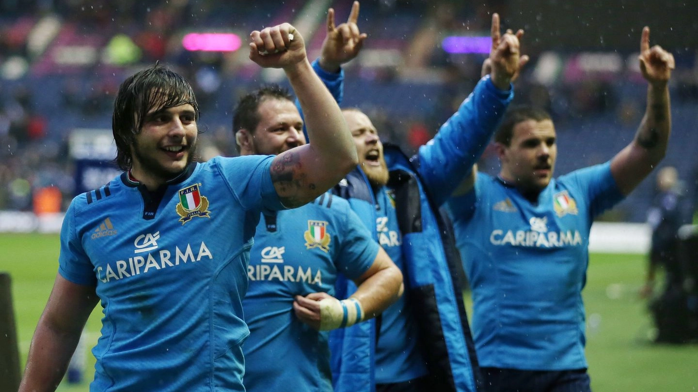 L'Italia festeggia la vittoria di Murrayfield (Lapresse)