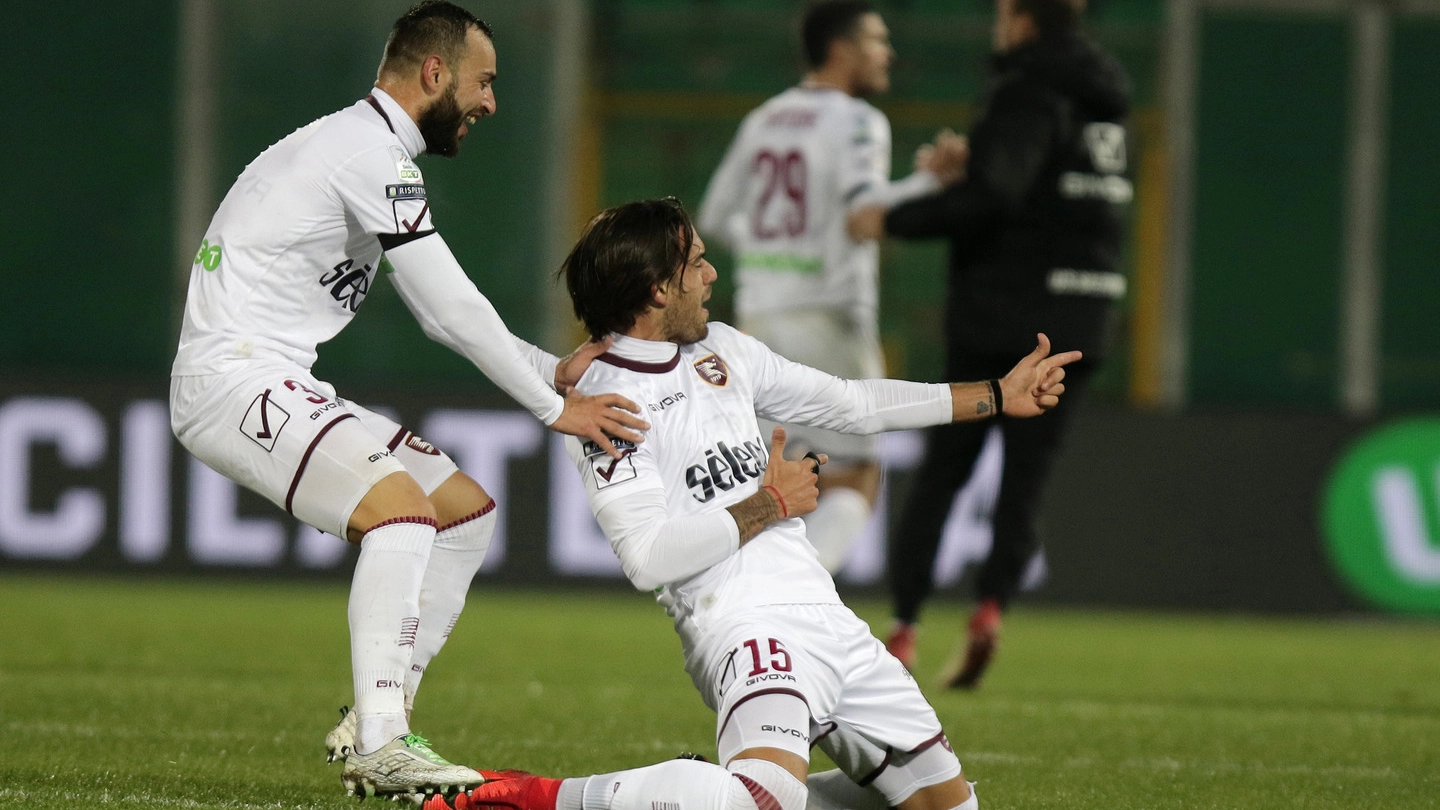 Palermo-Salernitana, il gol decisivo di Casasola (Lapresse)