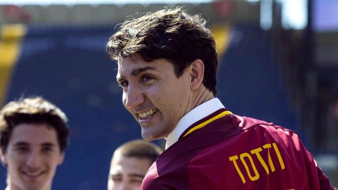 Trudeau, foto con maglia n.10 di Totti