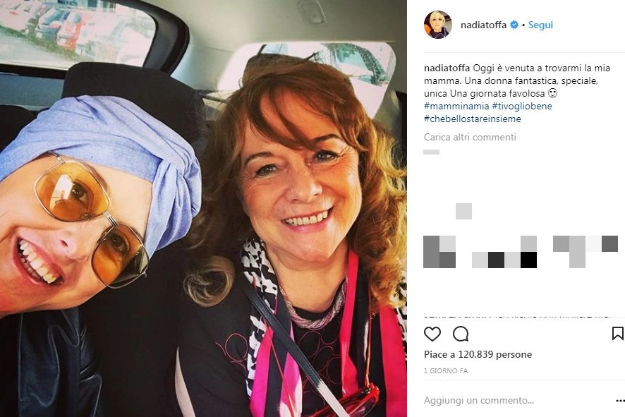 Nadia Toffa con sua mamma in una foto pubblicata su Instagram