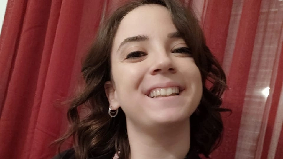 Il volto sorridente della giovane vicepresidente del consiglio di Monterotondo Simona Amorello, prematuramente scomparsa