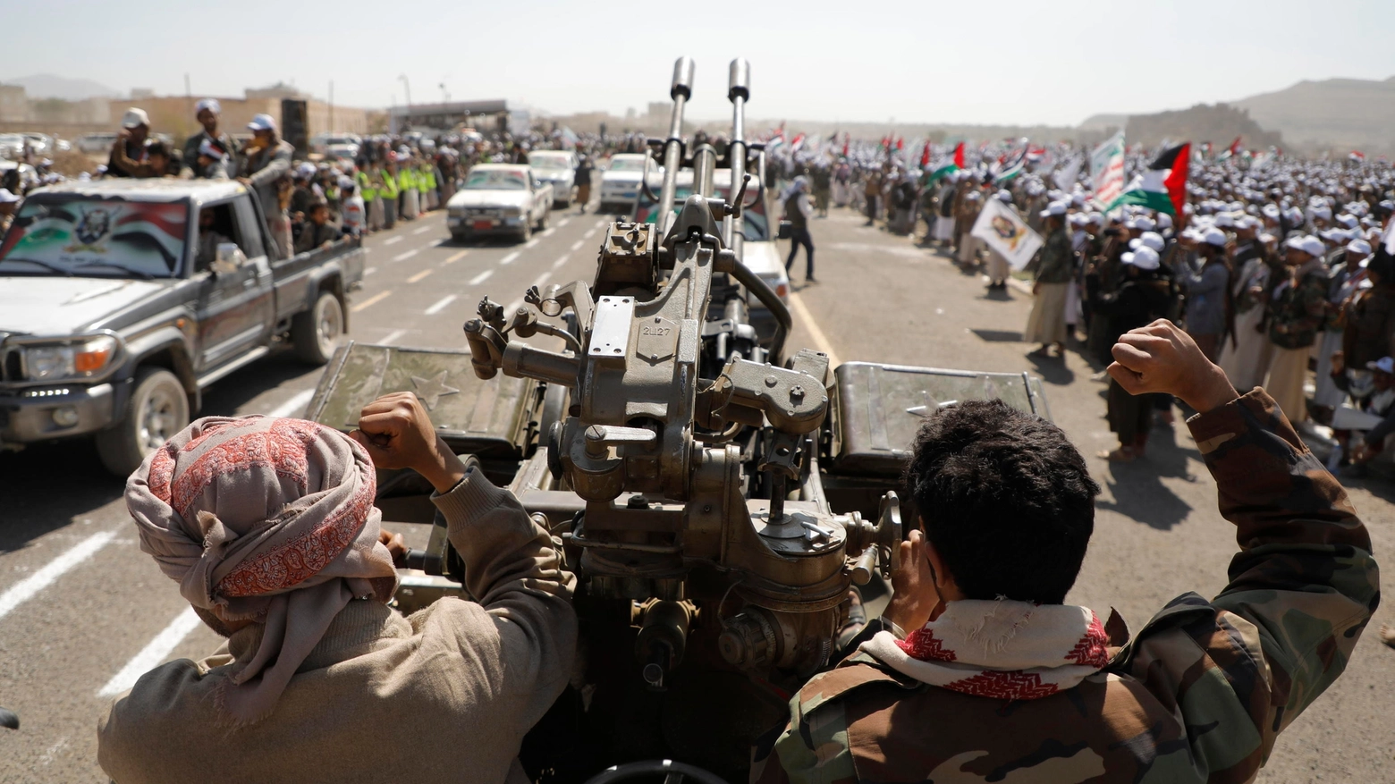 I ribelli Houthi dello Yemen attaccano le navi in transito nel Mar Rosso (Ansa)