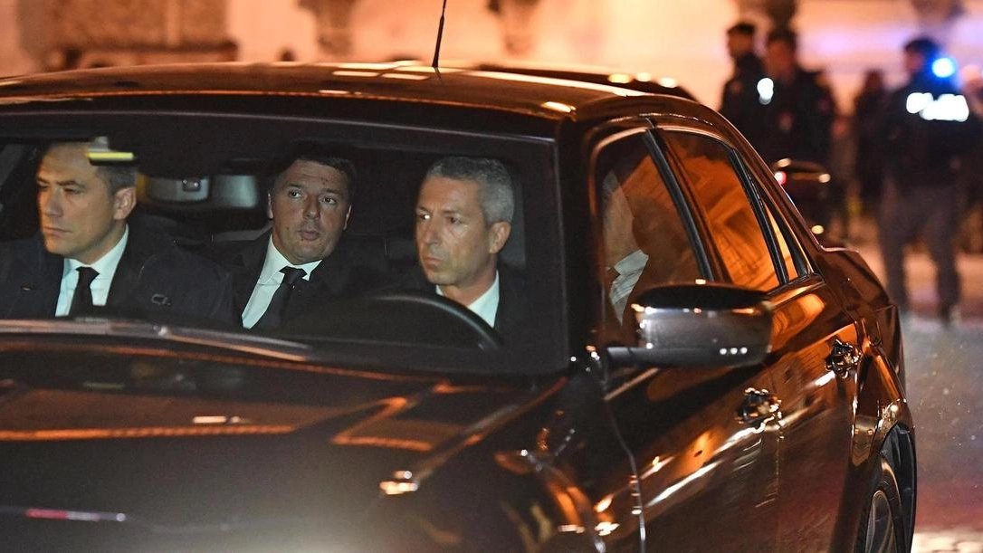 Renzi arriva al Quirinale per le dimissioni (Ansa)