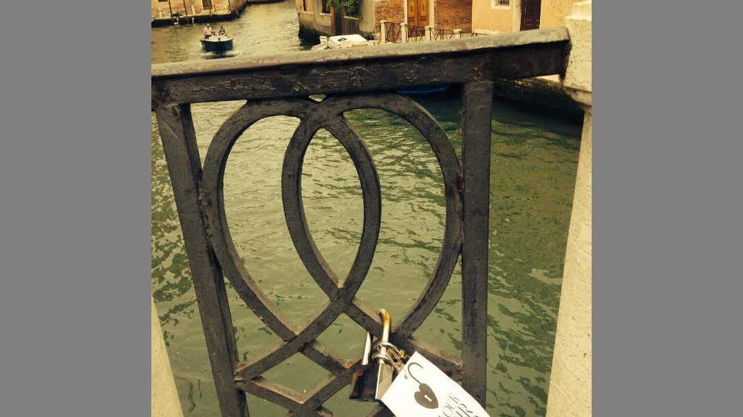 L'iniziativa 'Unlock your love' a Venezia (Ansa)