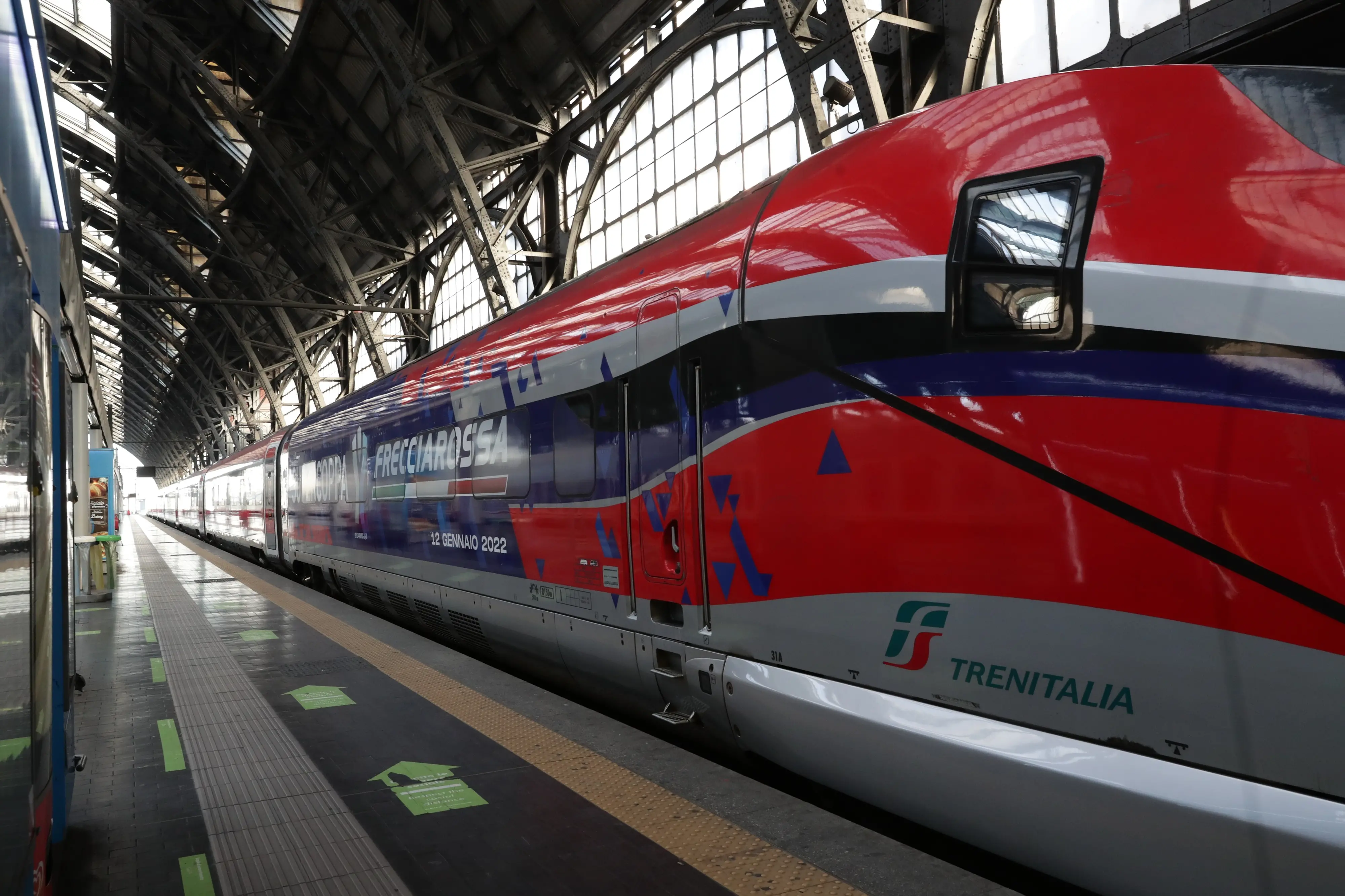 Treni, orario estivo in Campania: 6 Frecciarossa in più al giorno tra Napoli e Milano