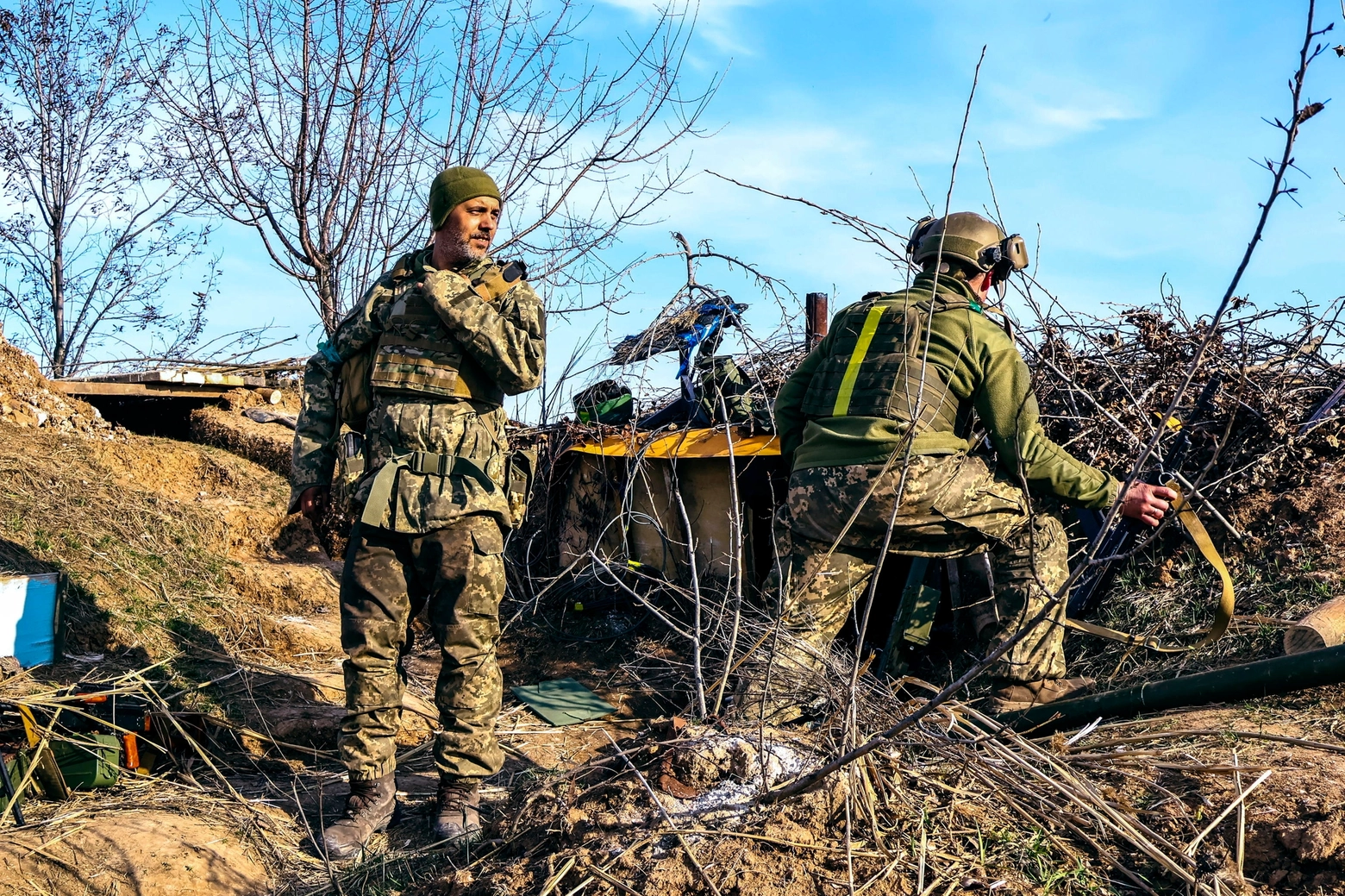 Soldati ucraini vicino al confine con Bakhmut (Ansa)