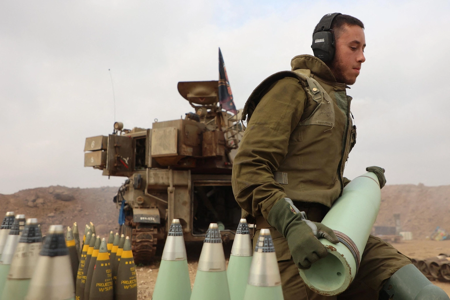 Un militare israeliano in azione