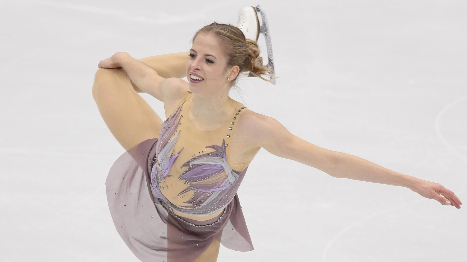 Olimpiadi invernali, Carolina Kostner cerca una medaglia nel pattinaggio (Ansa)