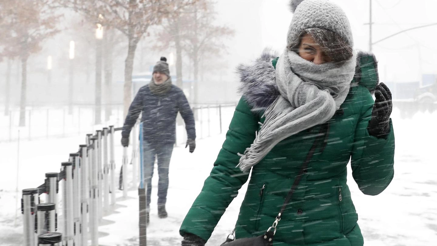 New York, gelo, neve e vento: è il ciclone bomba (Ansa)