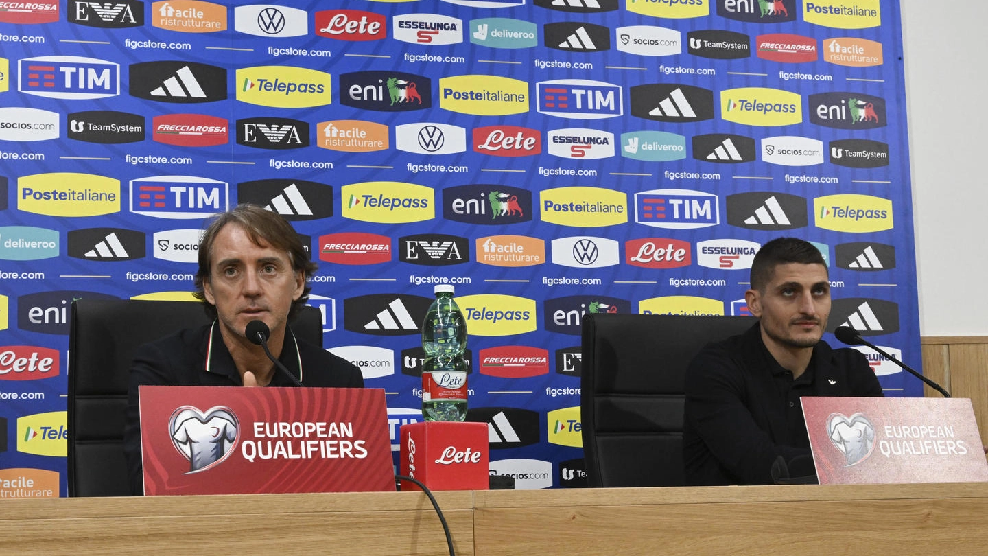 Il ct Roberto Mancini e il centrocampista Marco Verratti