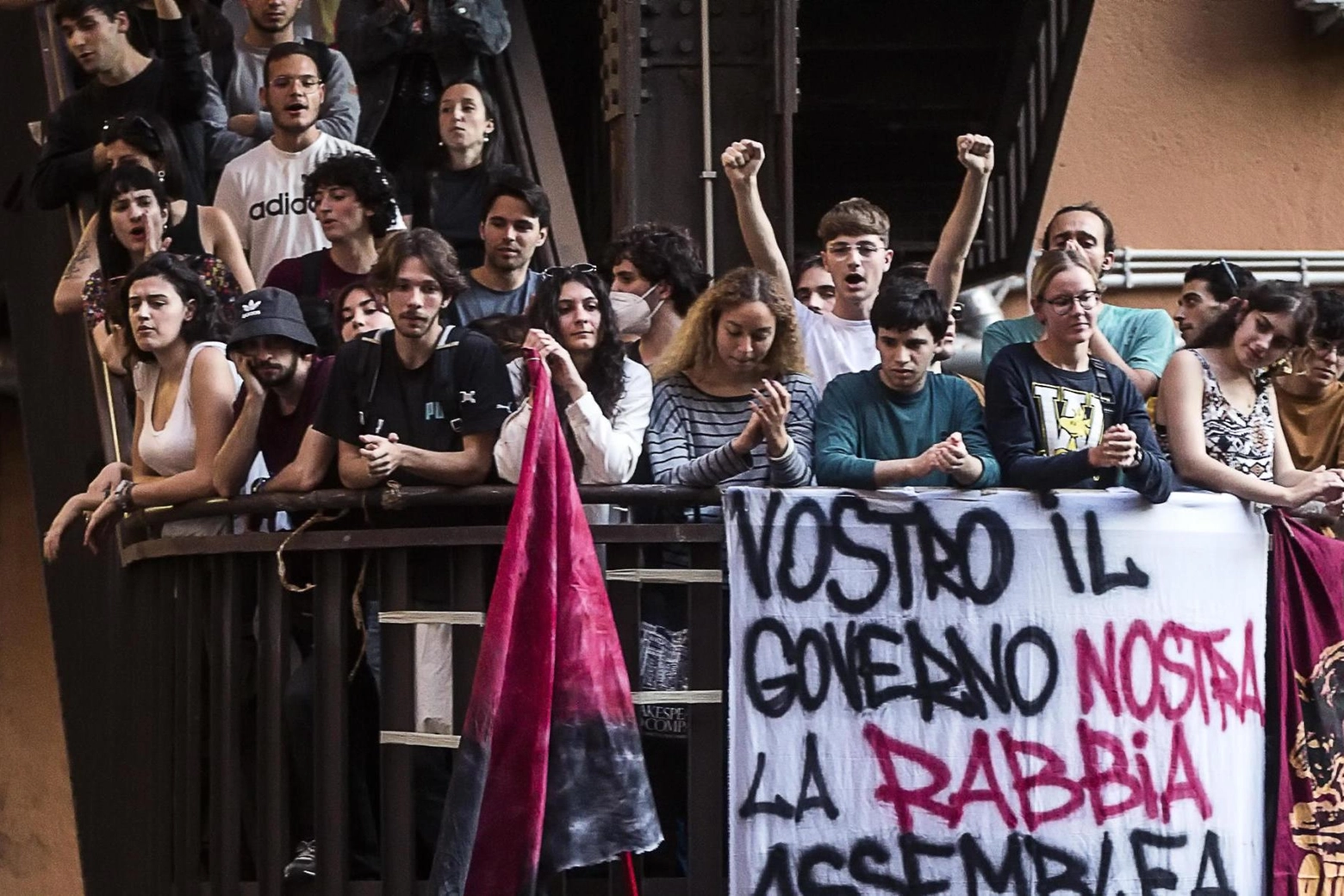 Un momento dell’assemblea pubblica degli studenti, ieri alla Sapienza di Roma