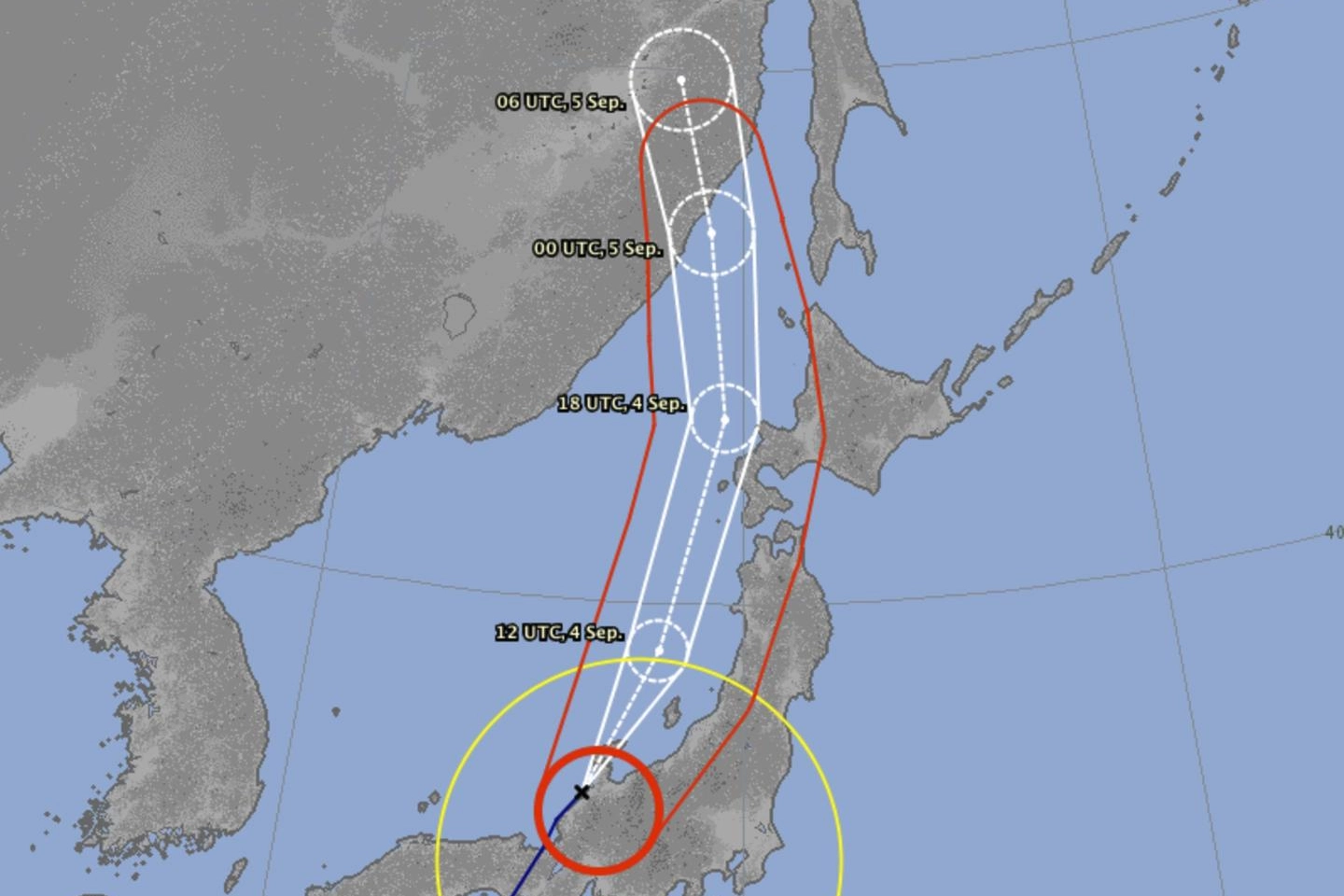 Il tifone Jebi in Giappone (Ansa)