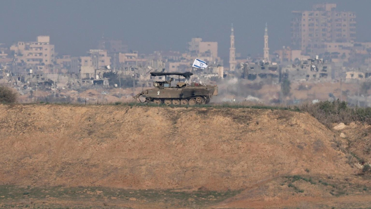 'Intensificate operazioni a Gaza sud, decine di attacchi'