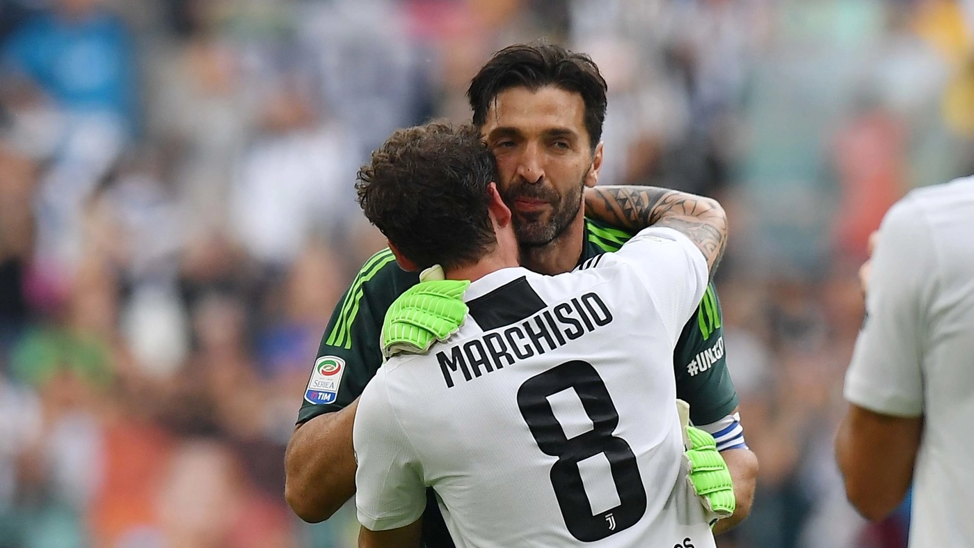 Marchisio abbraccia Buffon