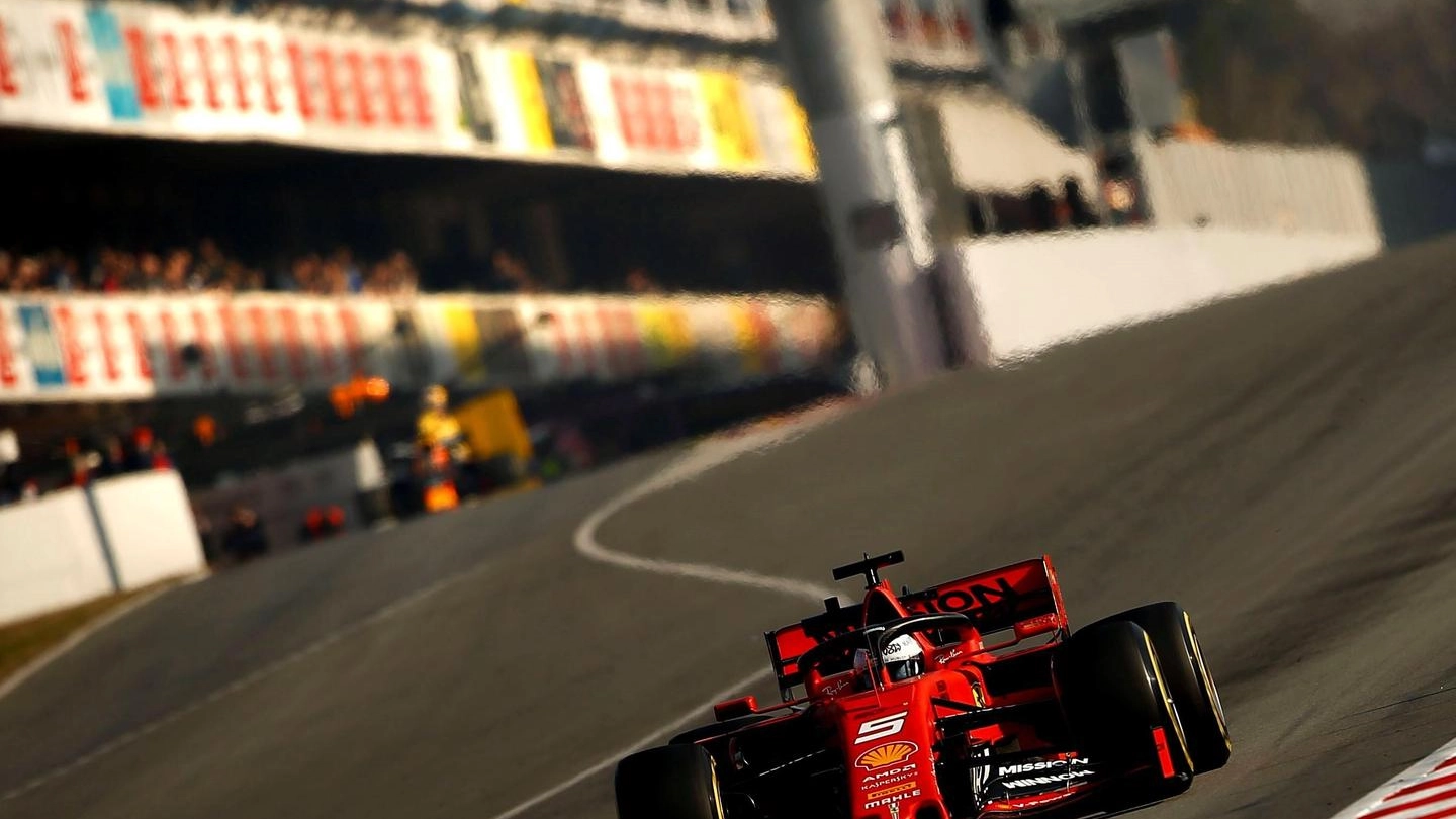 Vettel su Ferrari: record della pista al Montmelò (Ansa)