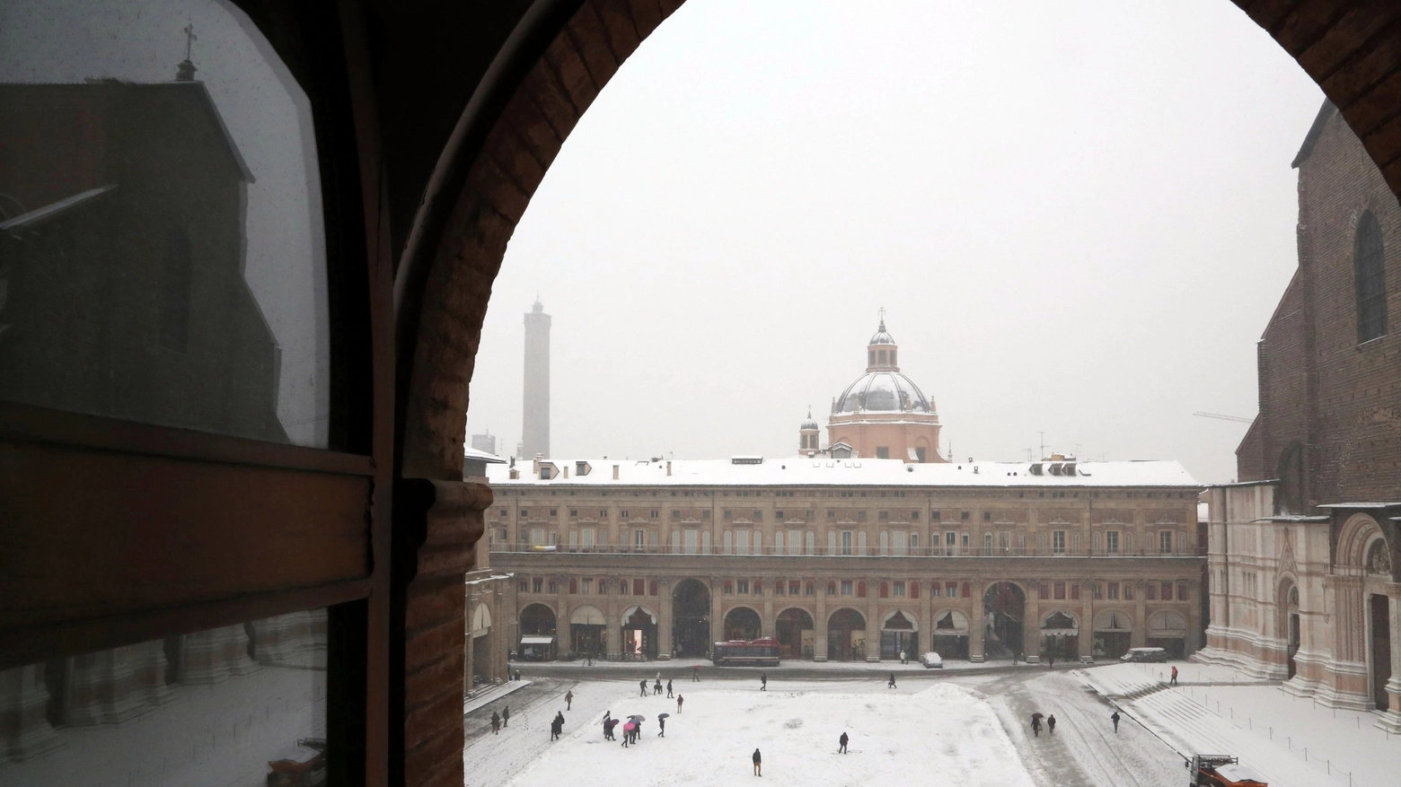 Meteo, torna il maltempo. L'ultima nevicata a Bologna, di nuovo nel mirino (fotoschicchi)