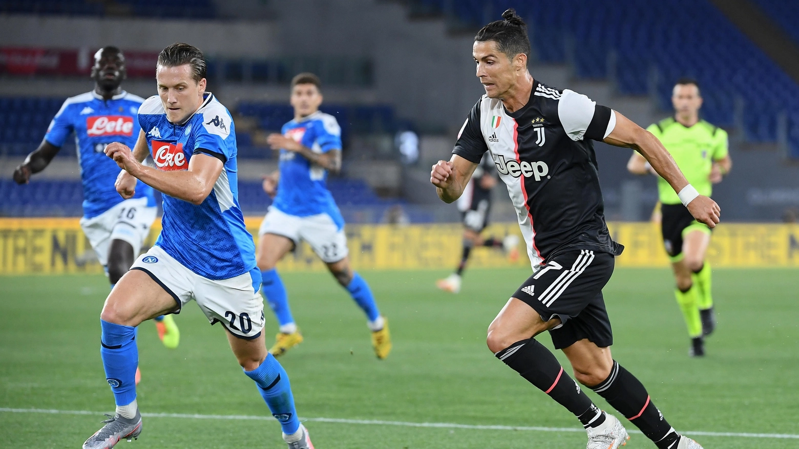 Ronaldo in azione contro il Napoli