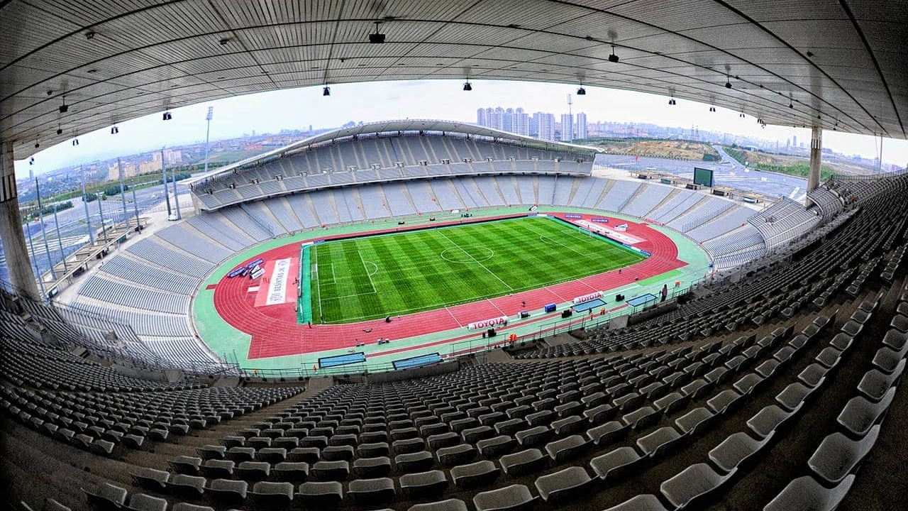 Istanbul_Atatürk_Olympic_Stadium_2