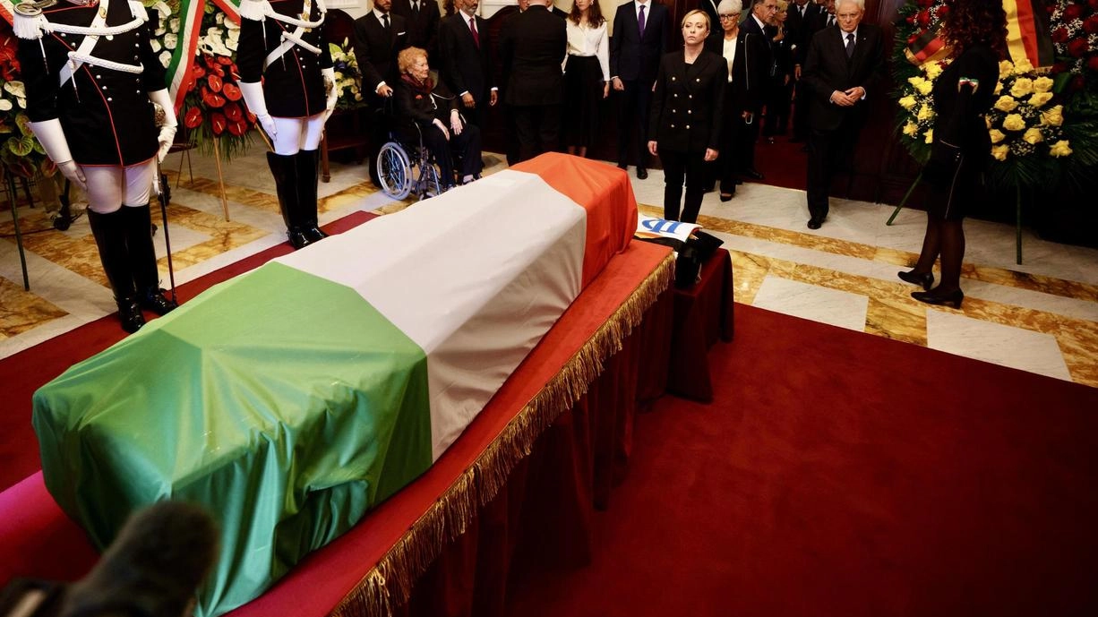 I funerali di Napolitano. L’addio bipartisan e il ricordo del figlio:: "Ammise i suoi errori"