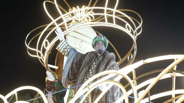 Baldassarre, uno dei tre re magi, durante la sfilata