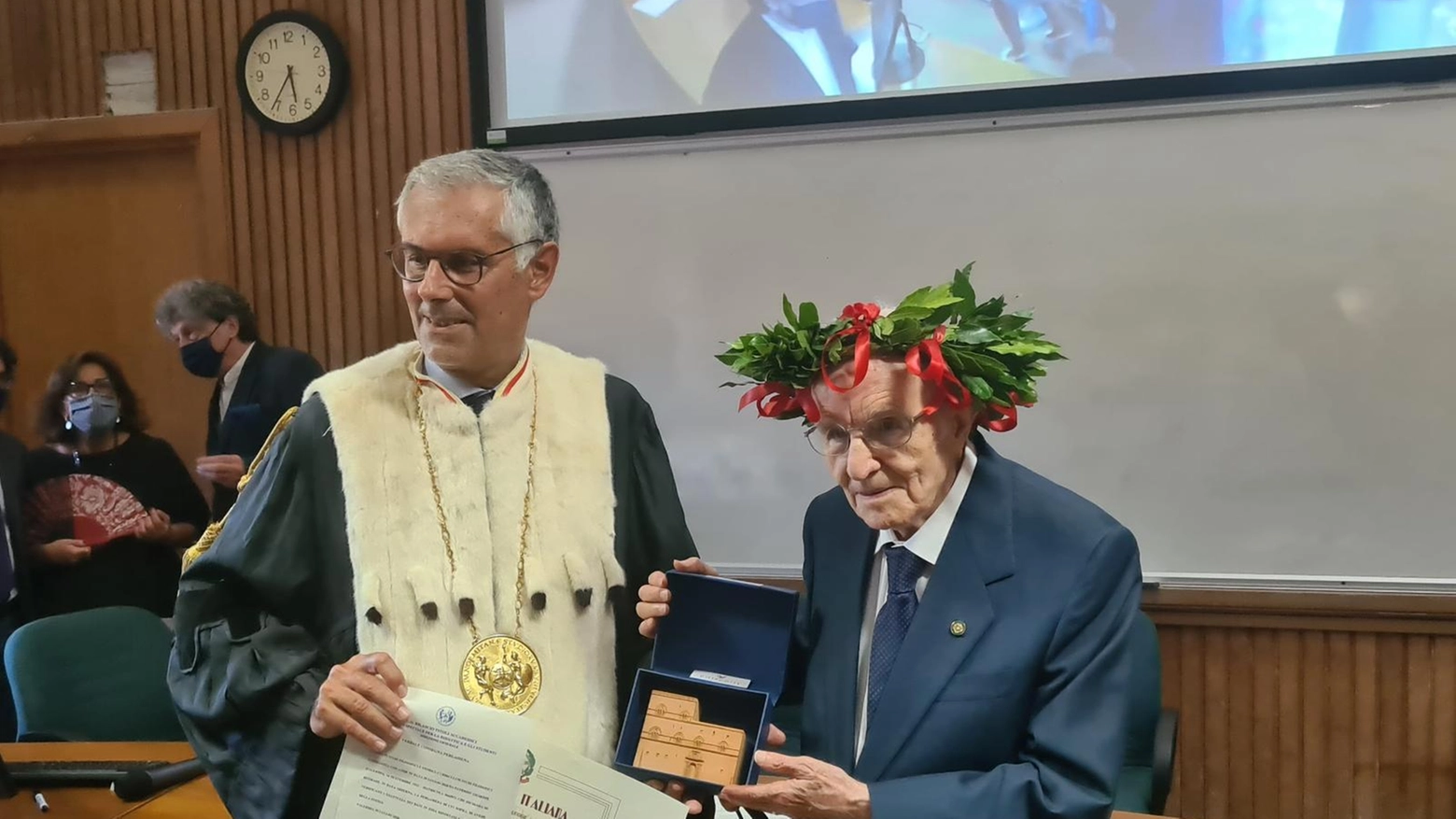 Giuseppe Paternò si laurea a 97 anni (Dire)