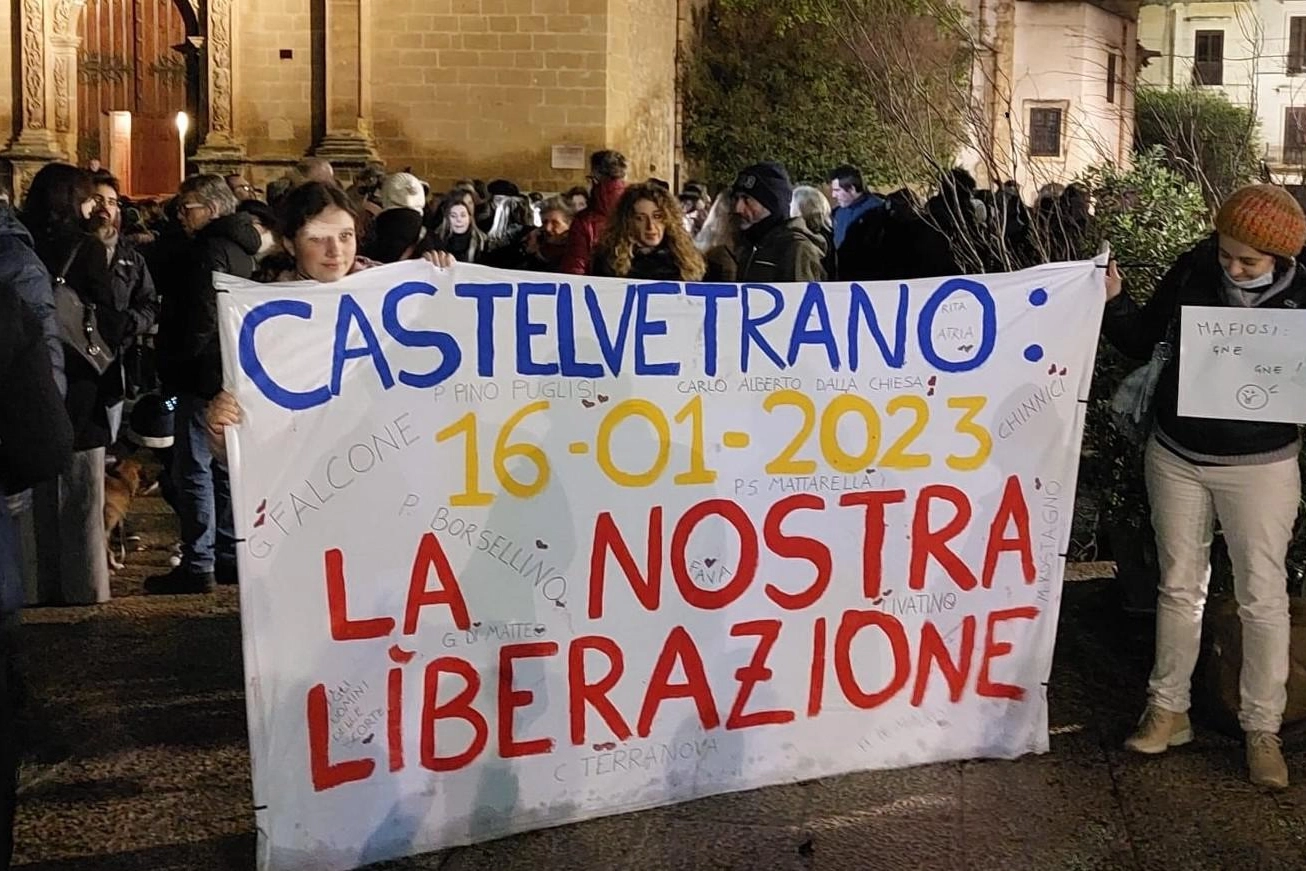 Una manifestazione, dopo l’arresto del boss, contro la mafia a Castelvetrano