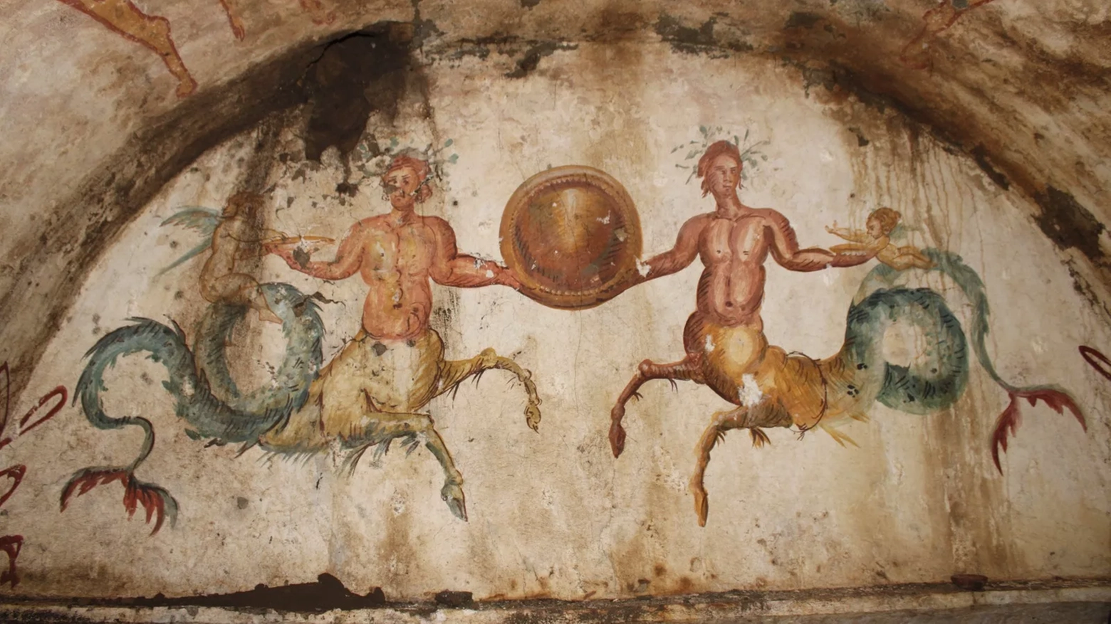 Gli affreschi romani perfettamente conservati nella tomba del Cerbero scoperta a Giugliano
