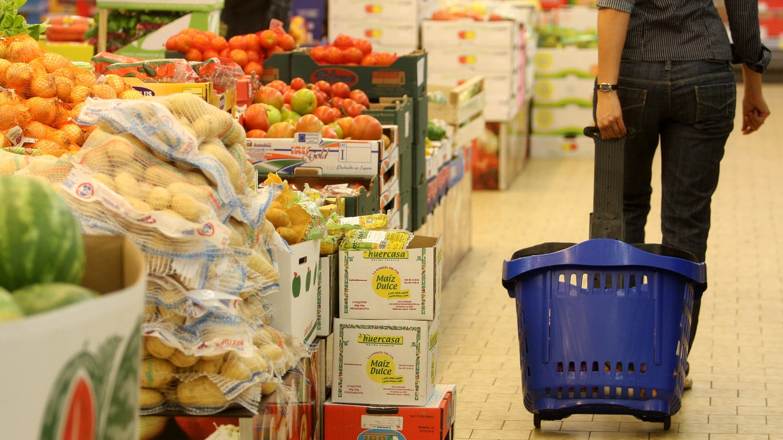 Un supermercato in una foto d'archivio (Imagoeconomia)