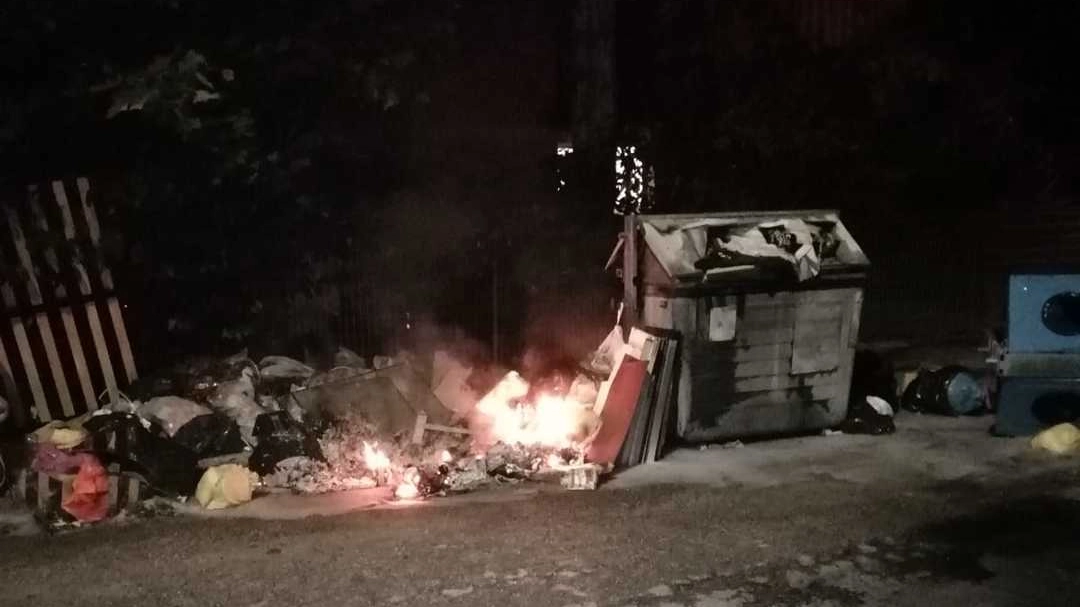 Incendiati 40 cassonetti a Tor Bella Monaca 
