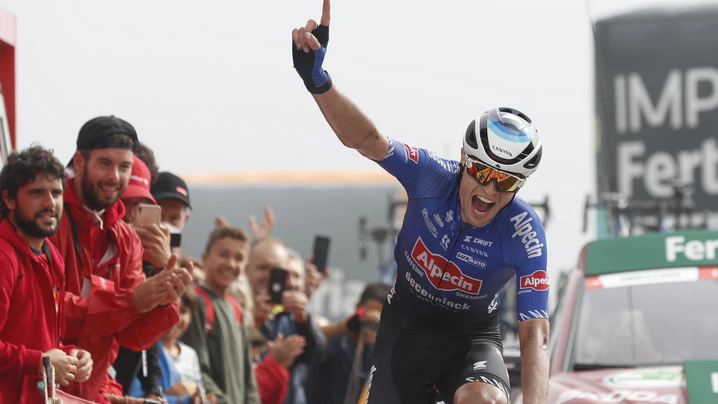 Jay Vine conquista la tappa 8 della Vuelta 2022 (Ansa)