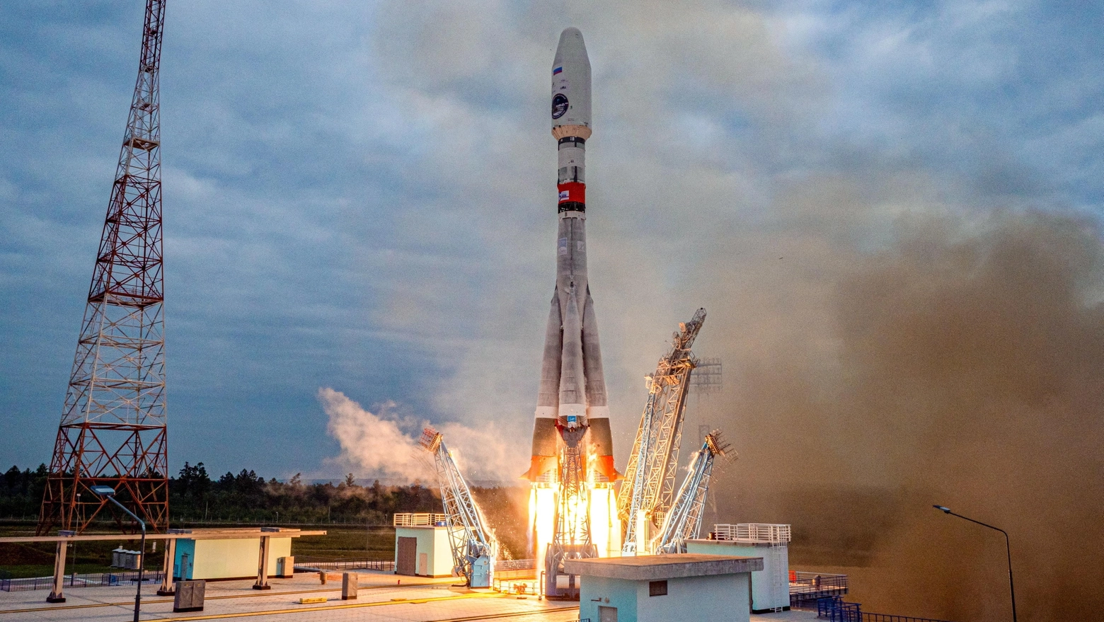 Il lancio del razzo che trasporta Luna-25