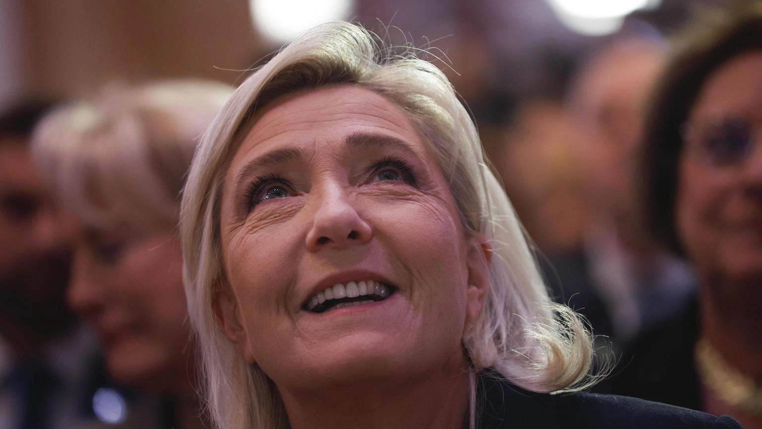 Francia: Le Pen prima in sondaggio politico del Figaro Magazine