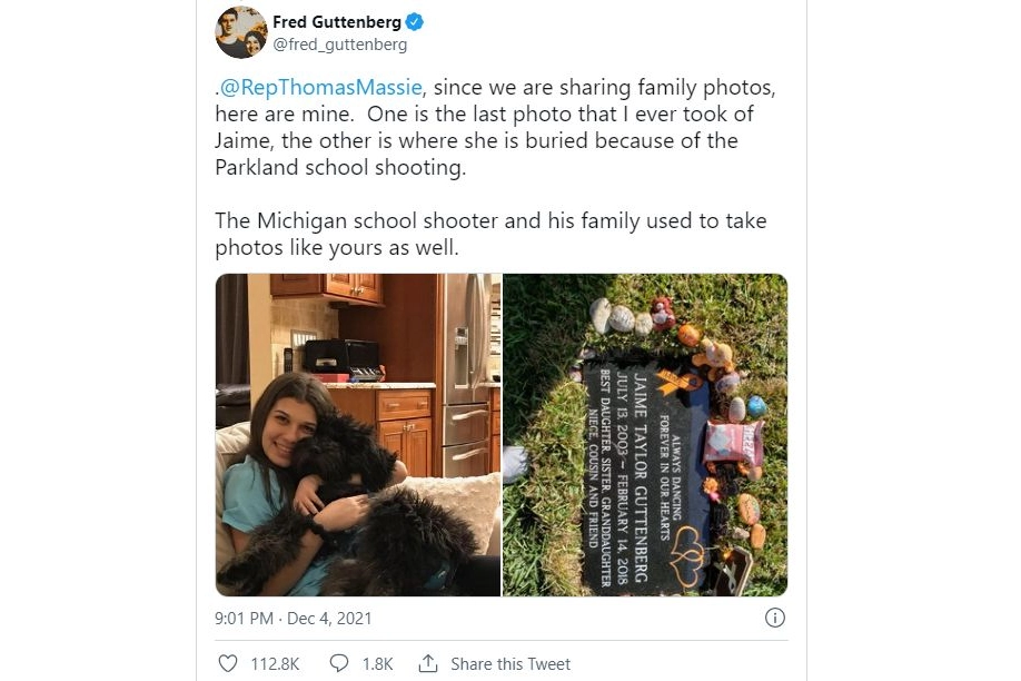 Il tweet di Fred Guttenberg in risposta alla foto di Thomas Massie 