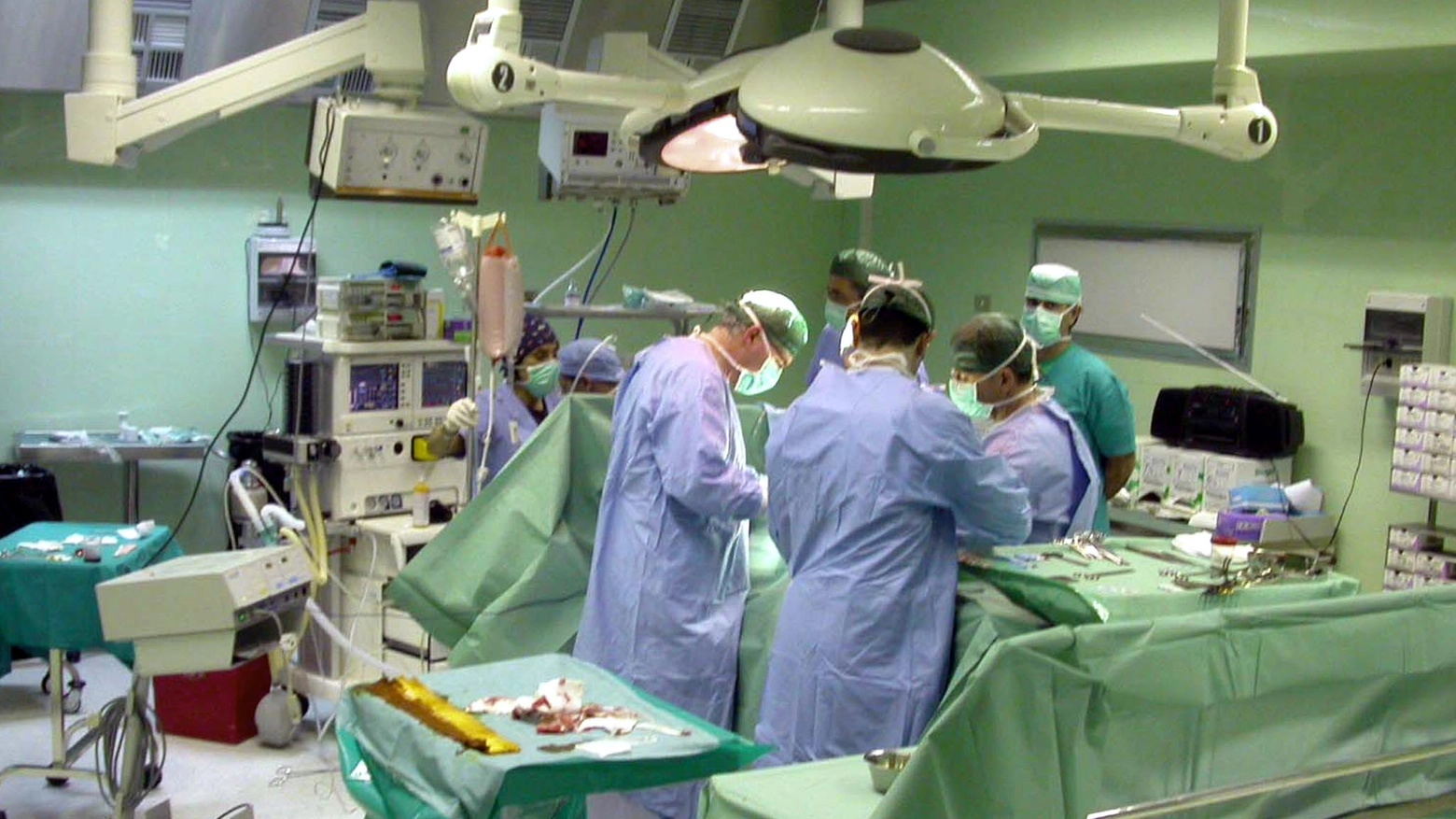 Napoli, muore dopo un intervento alla tiroide: la Procura indaga