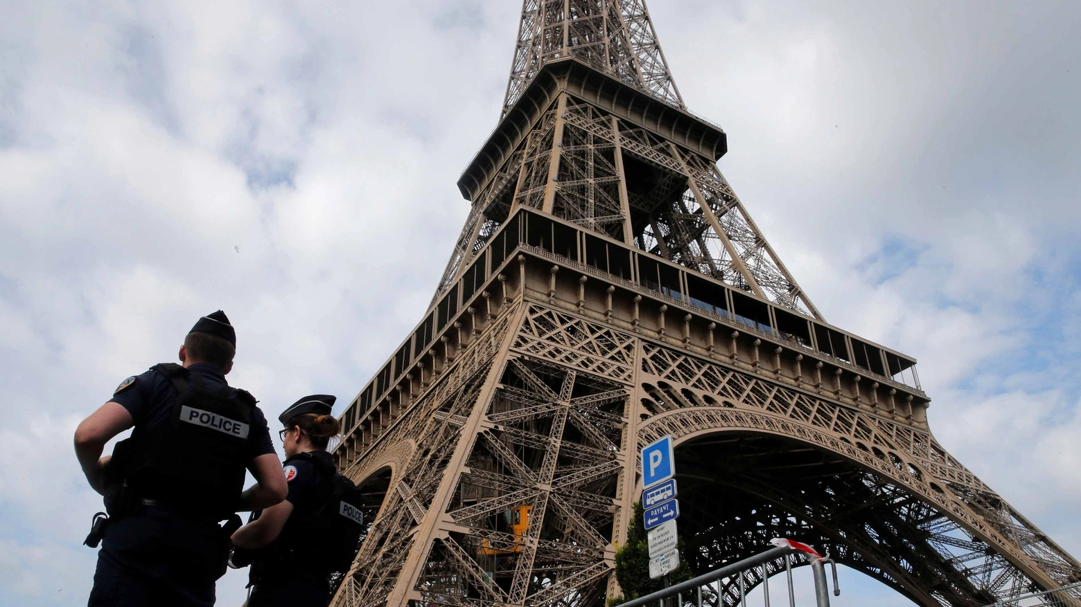 Parigi, una delle città europee già colpite dal terrorismo (Lapresse)
