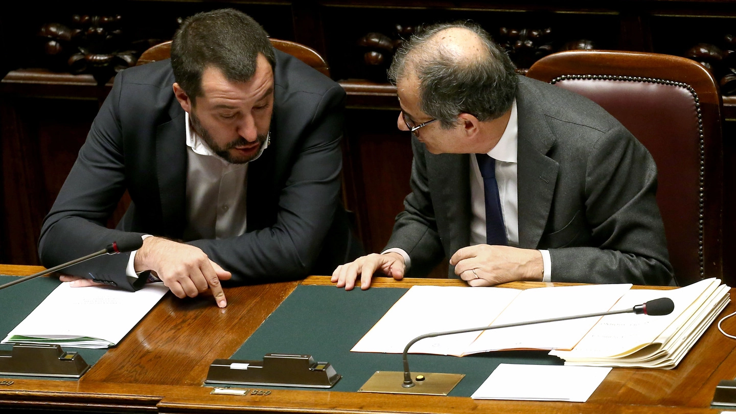 Il vicepremier Salvini e il ministro dell'Economia Tria (Imagoeconomica)