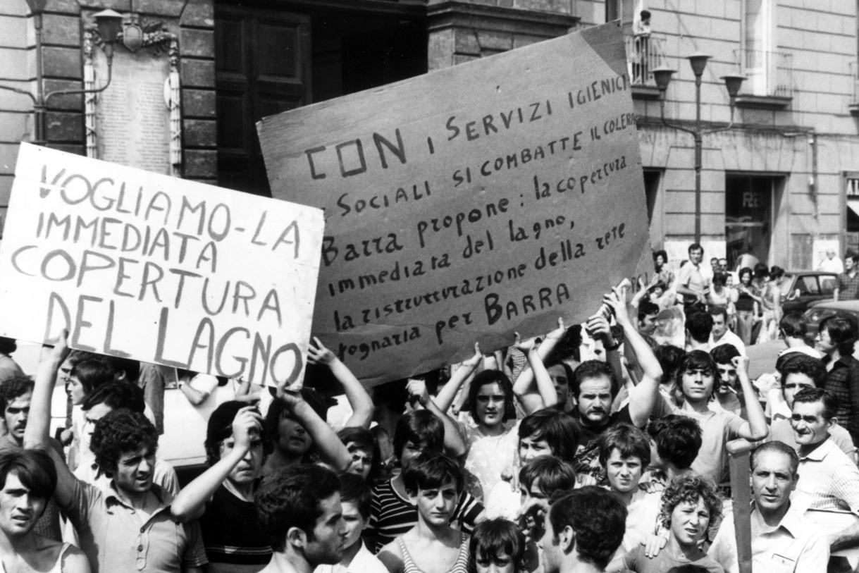 Napoli, protesta dopo l'epidemia di colera del 1973 