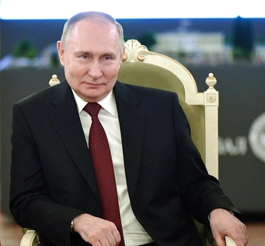 Russia, il grande spot delle presidenziali. Dall’anziano comunista al volto tv: 29 comparse sfidano Putin