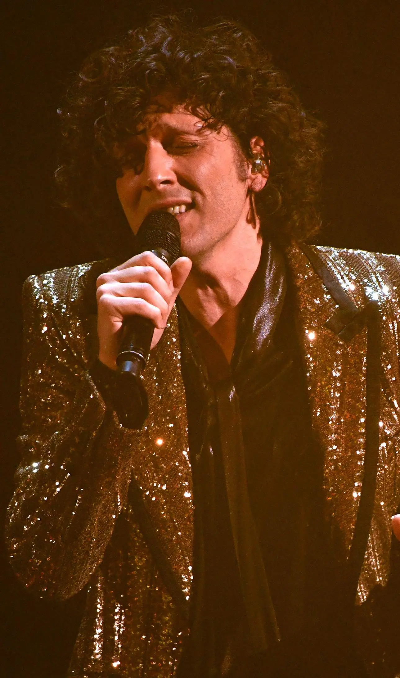 Sanremo 2021, le giurie: Ermal va dritto alla Meta, Irama travolge anche a distanza