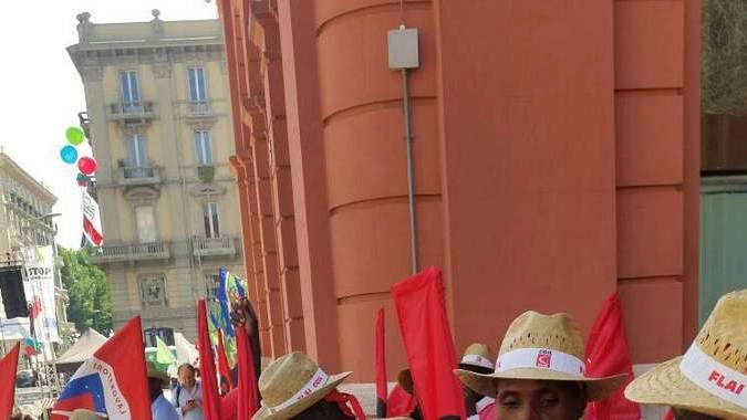 Caporalato: a Bari in 15.000 in piazza